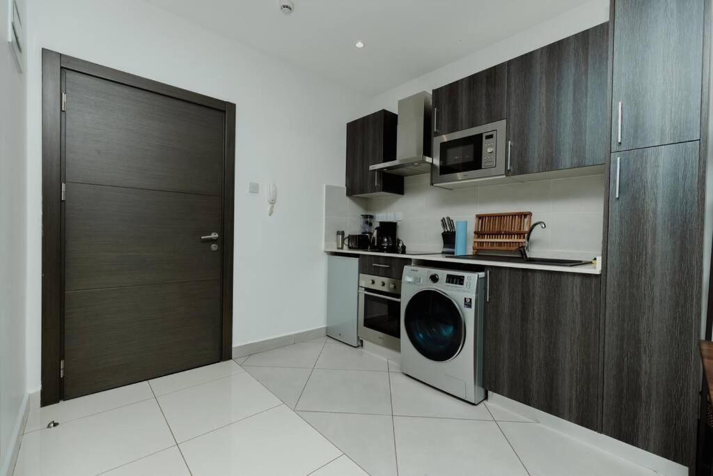 Enjoy Luxury Studio W/Pool @Embassy Gardens Acra Exterior foto